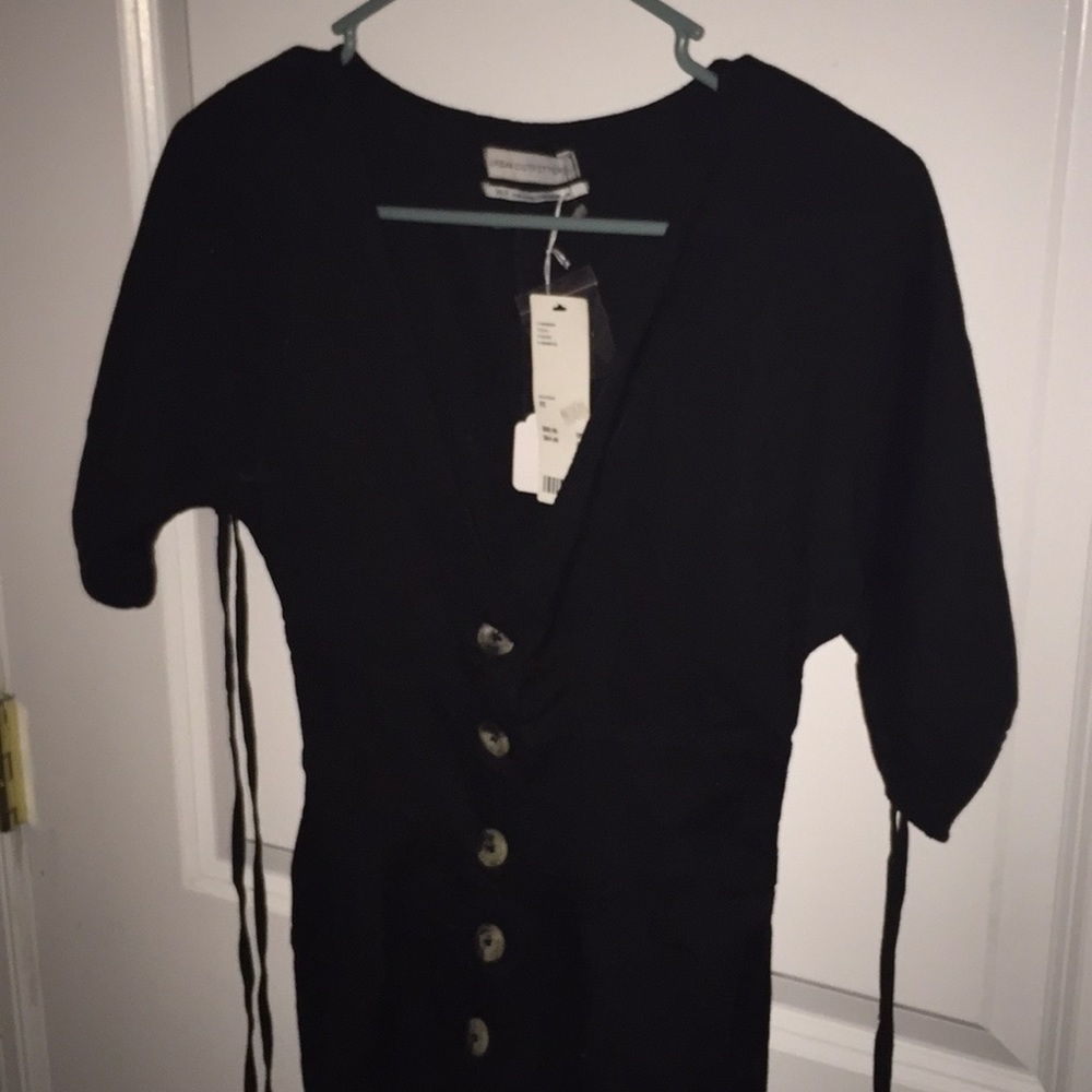 NWT UO LINEN BUTTONDOWN